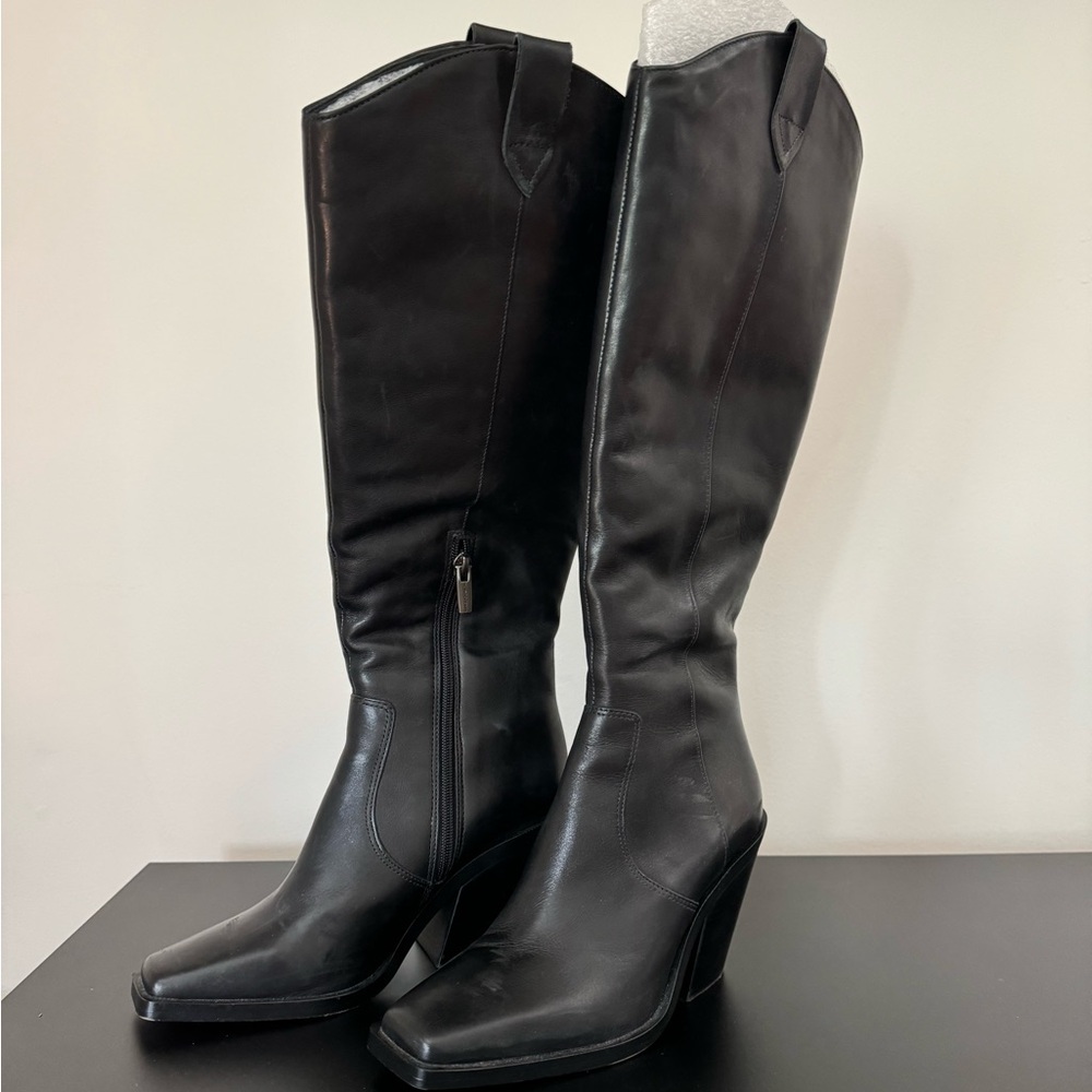 VINCE CAMUTO AFELIA BOOT BLACK - worn once! size 7.5